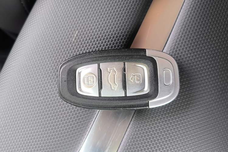 Used Hongqi E-QM5 2023 Base Travel Edition Vehicle Key