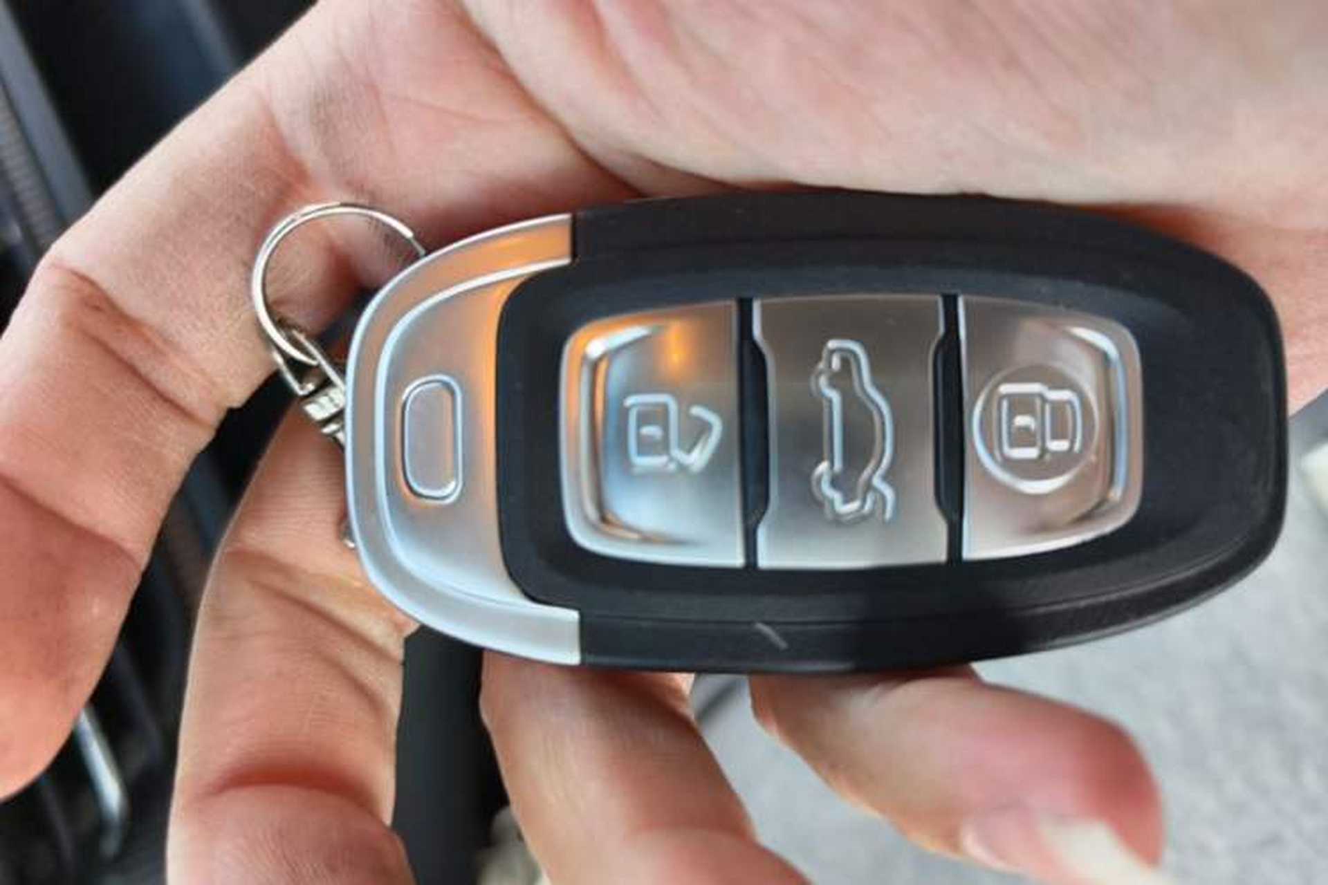 Used Hongqi E-QM5 2023 Revised Version Basic Travel Edition Vehicle Key