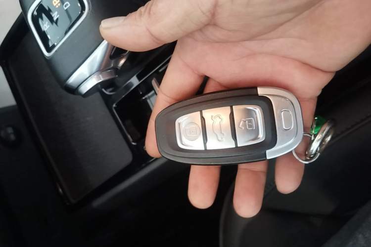 Used Hongqi E-QM5 2023 Revised Version Basic Travel Edition Vehicle Key