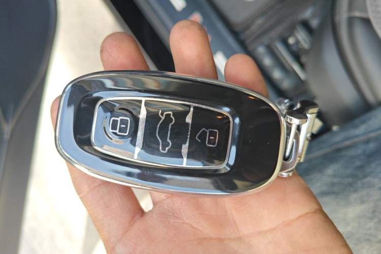 Used Hongqi E-QM5 2023 Base Travel Edition Vehicle Key
