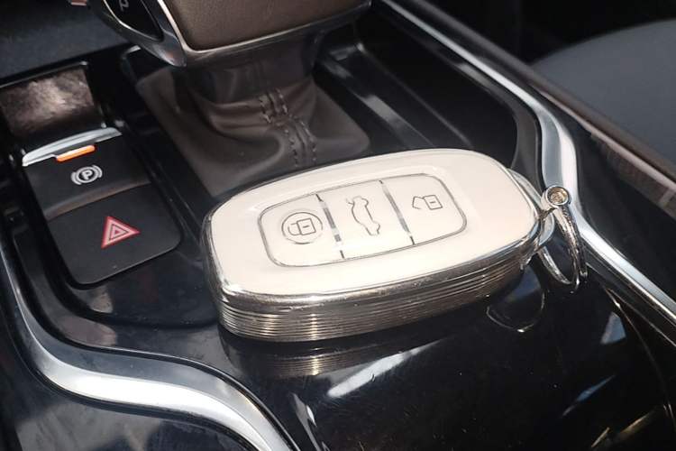 Used Hongqi E-QM5 2023 Revised Version Basic Travel Edition Vehicle Key
