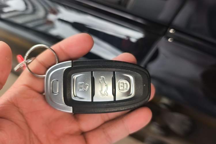 Used Hongqi E-QM5 2023 Revised Version Basic Travel Edition Vehicle Key