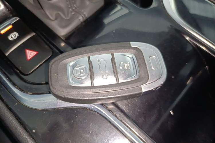Used Hongqi E-QM5 2023 Revised Version Basic Travel Edition Vehicle Key