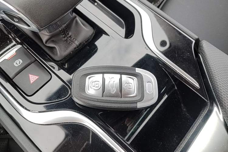 Used Hongqi E-QM5 2023 Revised Version Basic Travel Edition Vehicle Key