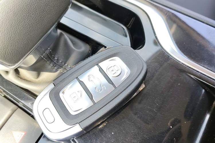 Used Hongqi E-QM5 2023 Revised Version Basic Travel Edition Vehicle Key