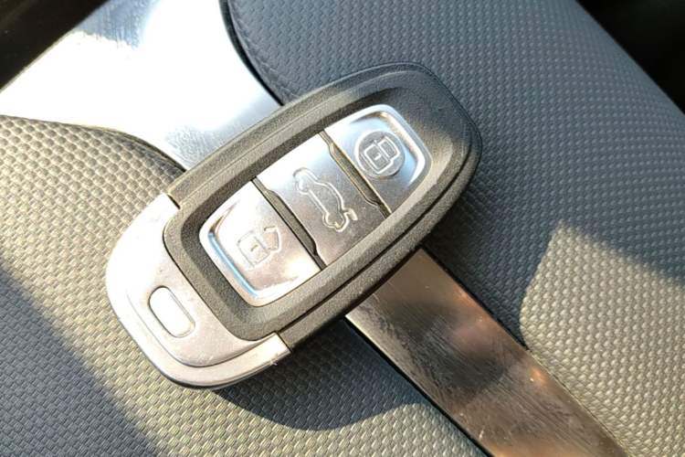 Used Hongqi E-QM5 2023 Revised Version Basic Travel Edition Vehicle Key