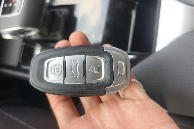 Used Hongqi E-QM5 2023 Revised Version Basic Travel Edition Vehicle Key