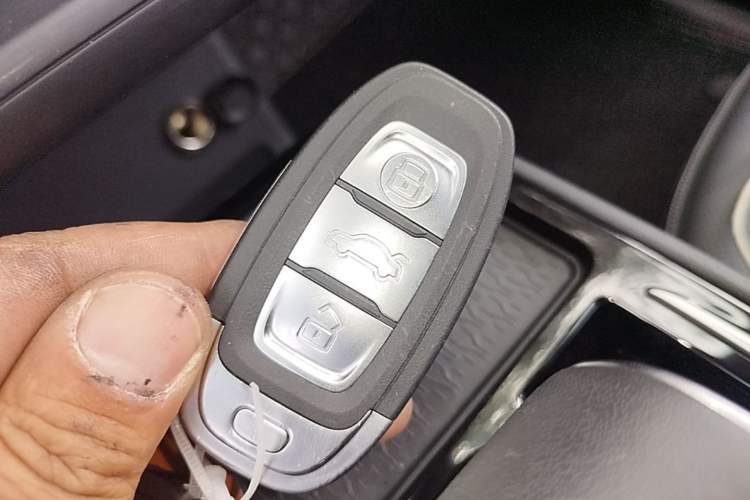 Used Hongqi E-QM5 2023 Revised Version Basic Travel Edition Vehicle Key
