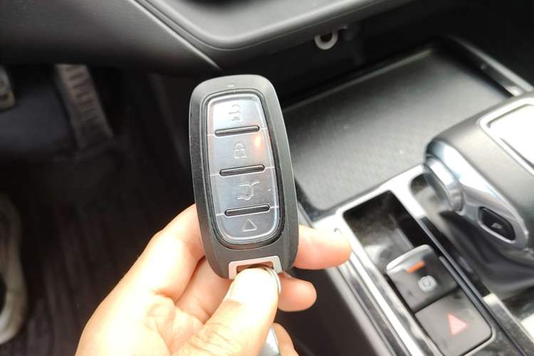 Used Hongqi E-QM5 2023 Revised Version Basic Travel Edition Vehicle Key