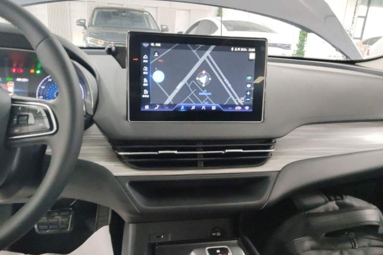 Used Hongqi E-QM5 2023 620km PLUS Audio And AC Panel