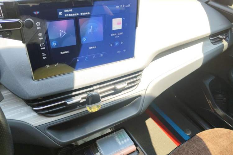 Used Hongqi E-QM5 2023 560km PLUS Audio And AC Panel