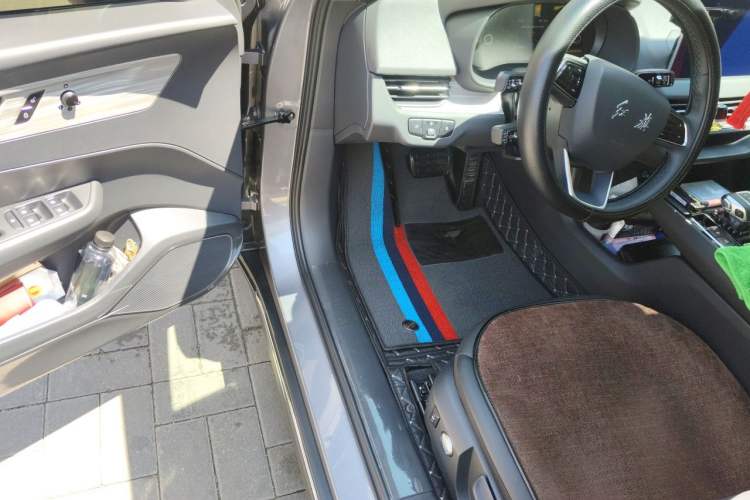 Used Hongqi E-QM5 2023 560km PLUS Driver Seat