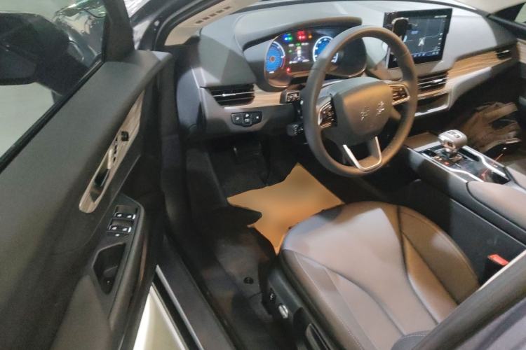 Used Hongqi E-QM5 2023 560km PLUS Driver Seat