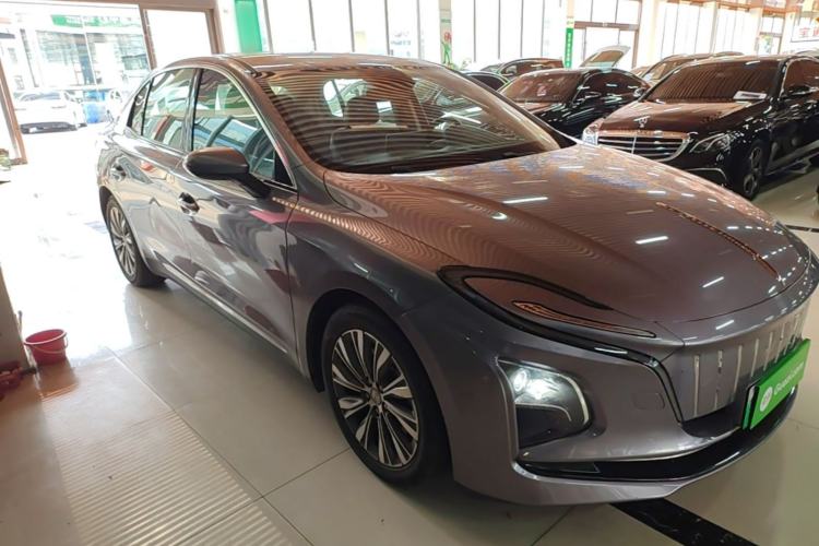 Used Hongqi E-QM5 2023 560km PLUS Front Right 45 Deg