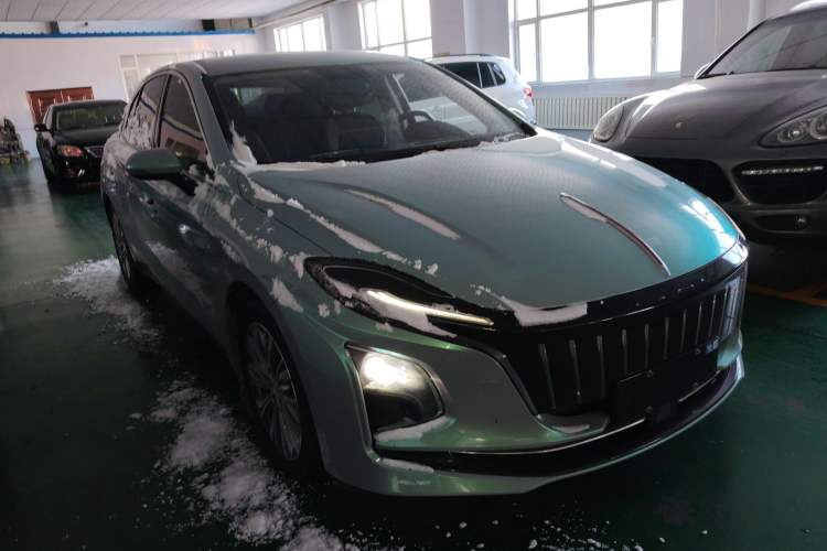 Used Hongqi E-QM5 2023 620km PLUS Front Right 45 Deg
