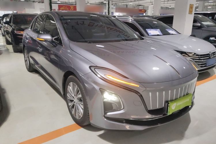 Used Hongqi E-QM5 2023 560km PLUS Front Right 45 Deg