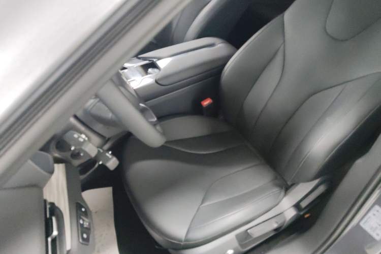 Used Hongqi E-QM5 2023 620km PLUS Left Front Seat