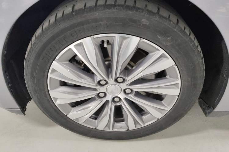 Used Hongqi E-QM5 2023 620km PLUS Left Front Wheel Hub