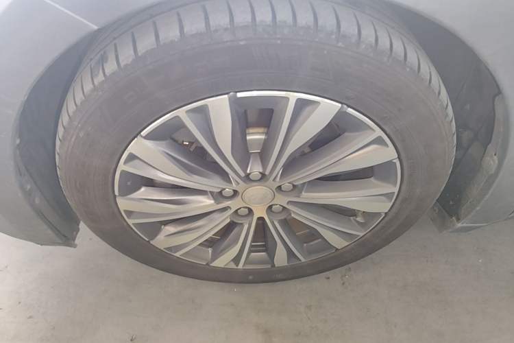 Used Hongqi E-QM5 2023 620km PLUS Left Front Wheel Hub