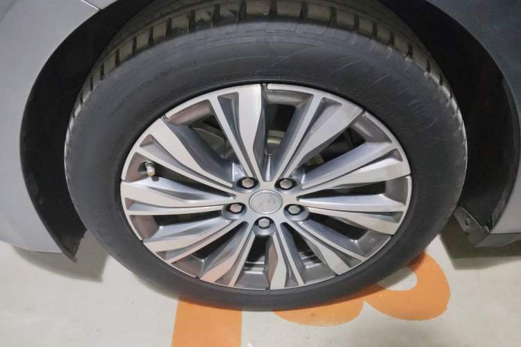 Used Hongqi E-QM5 2023 560km PLUS Left Front Wheel Hub