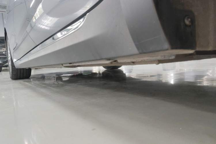 Used Hongqi E-QM5 2023 620km PLUS Left Side Sill