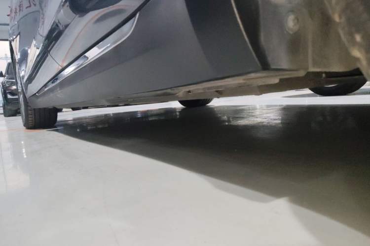 Used Hongqi E-QM5 2023 560km PLUS Left Side Sill