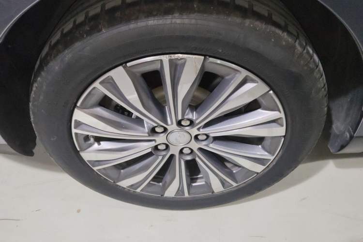Used Hongqi E-QM5 2023 560km PLUS Right Rear Wheel Hub