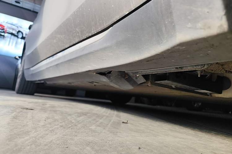 Used Hongqi E-QM5 2023 620km PLUS Right Side Sill
