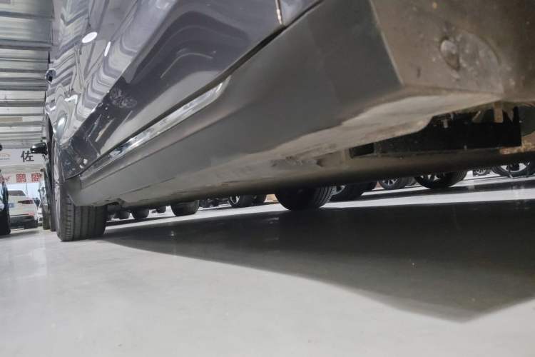 Used Hongqi E-QM5 2023 560km PLUS Right Side Sill