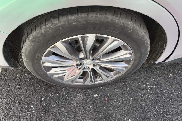 Used Hongqi E-QM5 2023 620km PLUS Exterior 8
