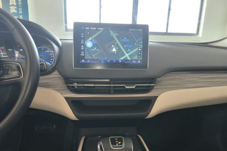 Used Hongqi E-QM5 2023 620km PLUS Audio And AC Panel