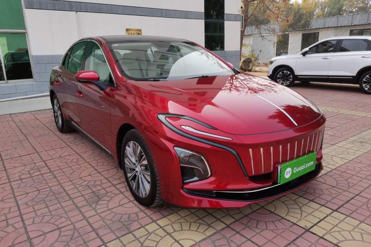 Used Hongqi E-QM5 2023 620km PLUS Front Right 45 Deg