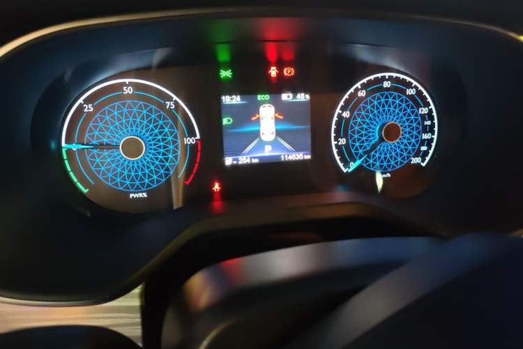 Used Hongqi E-QM5 2023 620km PLUS Odometer Close Up