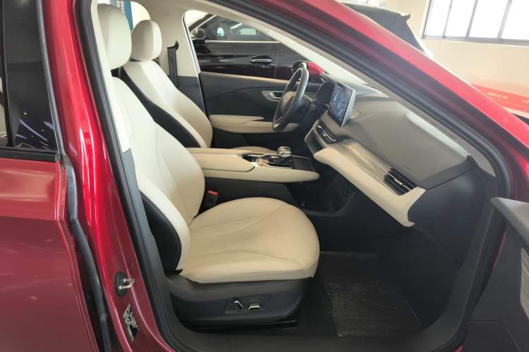 Used Hongqi E-QM5 2023 620km PLUS Right Front Seat