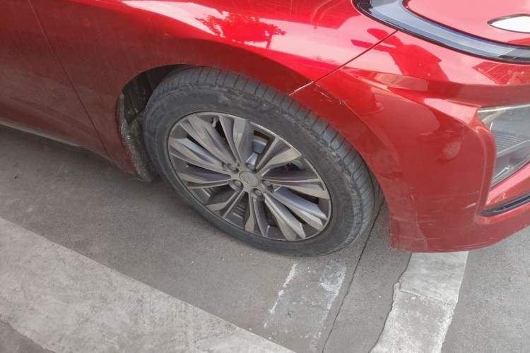Used Hongqi E-QM5 2023 620km PLUS Right Front Wheel Hub