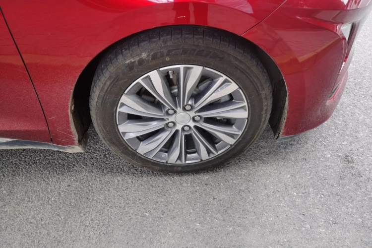 Used Hongqi E-QM5 2023 620km PLUS Right Front Wheel Hub