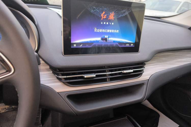 Used Hongqi E-QM5 2023 620km PLUS Audio And AC Panel