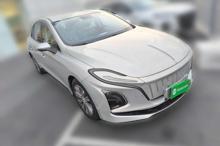 Used Hongqi E-QM5 2023 620km PLUS Front Right 45 Deg