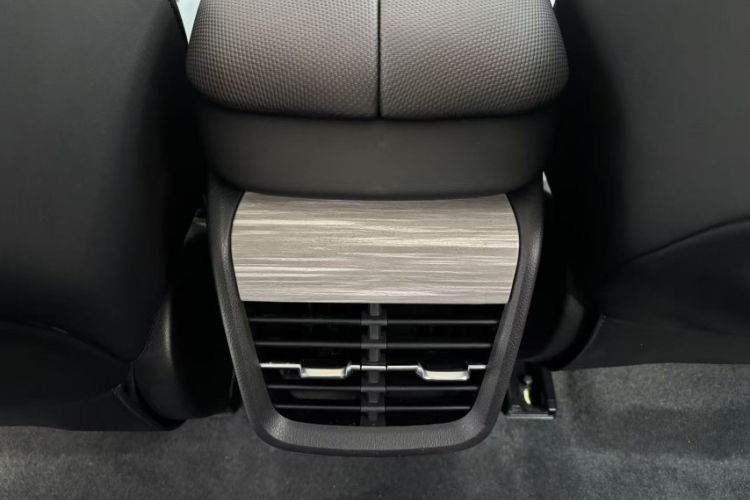 Used Hongqi E-QM5 2023 560km PLUS Interior 8