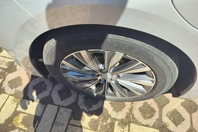 Used Hongqi E-QM5 2023 620km PLUS Left Front Wheel Hub