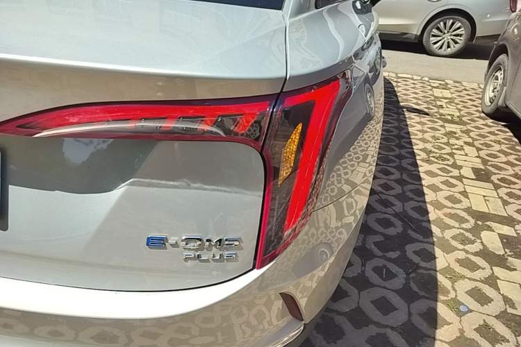 Used Hongqi E-QM5 2023 620km PLUS Right Rear Taillight
