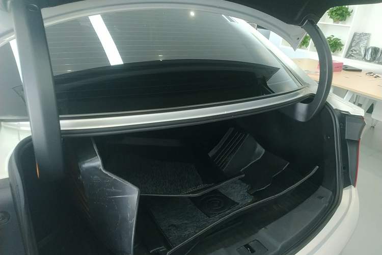 Used Hongqi E-QM5 2023 620km PLUS Trunk