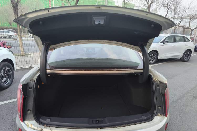 Used Hongqi E-QM5 2023 620km PLUS Trunk