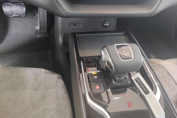Used Hongqi E-QM5 2023 Revised Version Basic Travel Edition Gear Lever
