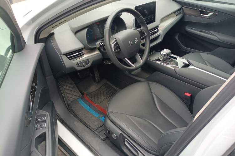 Used Hongqi E-QM5 2023 Revised Version Basic Travel Edition Interior 3