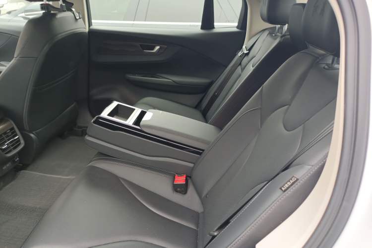 Used Hongqi E-QM5 2023 Revised Version Basic Travel Edition Interior 4