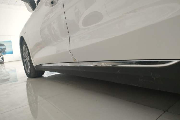 Used Hongqi E-QM5 2023 620km PLUS Left Side Sill