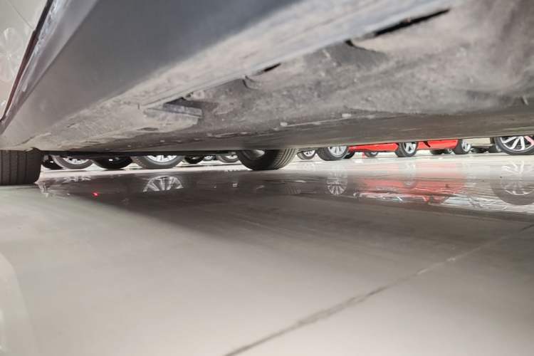 Used Hongqi E-QM5 2023 Revised Version Basic Travel Edition Left Side Sill