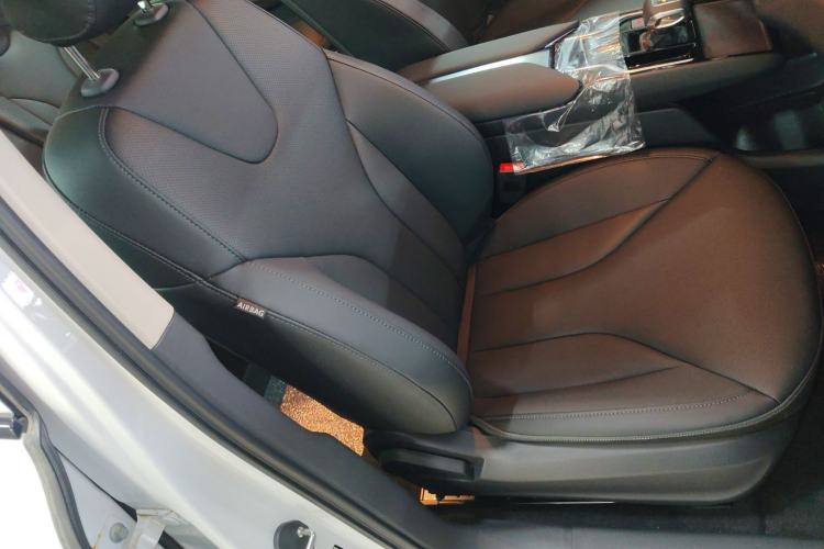 Used Hongqi E-QM5 2023 Revised Version Basic Travel Edition Right Front Seat