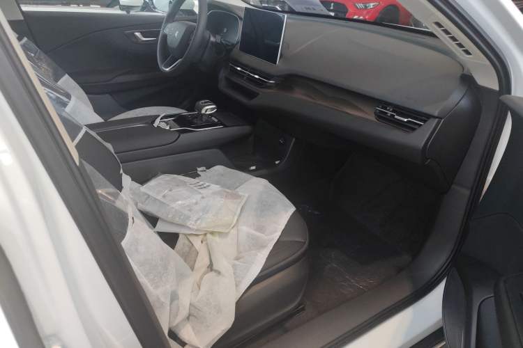 Used Hongqi E-QM5 2023 Revised Version Basic Travel Edition Right Front Seat
